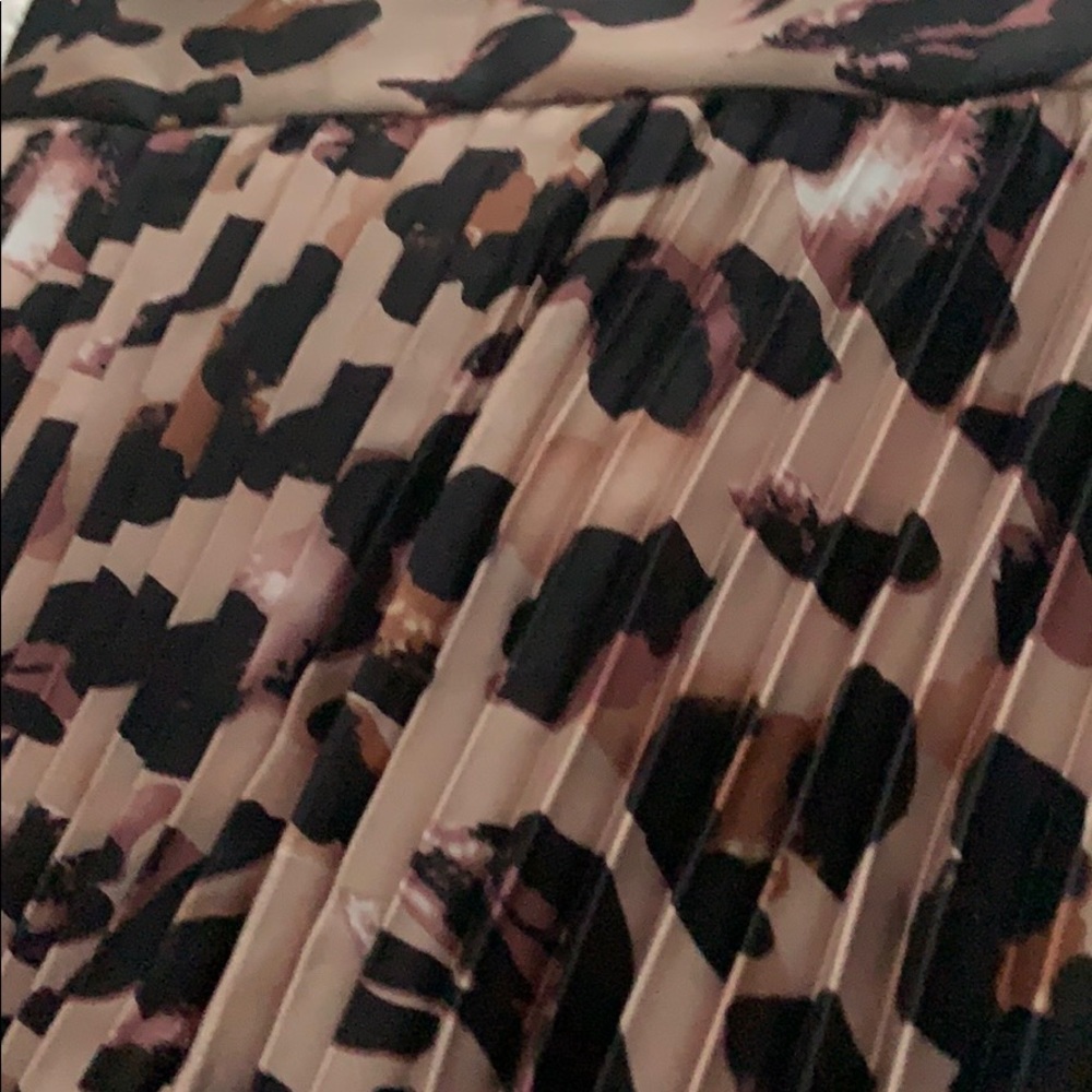 NWT High Waisted Leopard Pleated Skirt - Picture 2 of 11